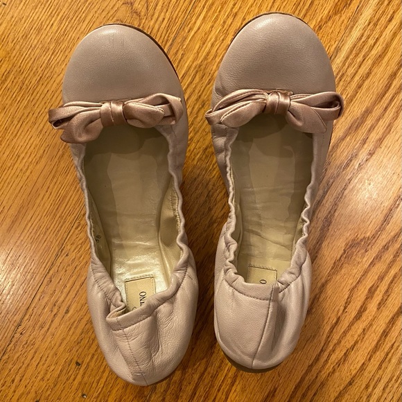 Valentino Garavani Bow Flats, Taupe - Picture 2 of 5
